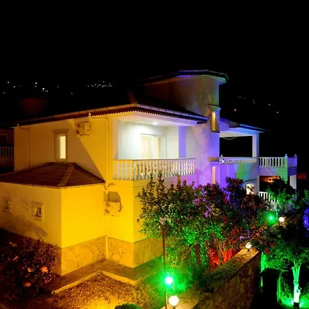 Lux White 3 Villa *