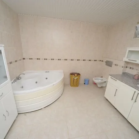 Lux White 3 Villa *