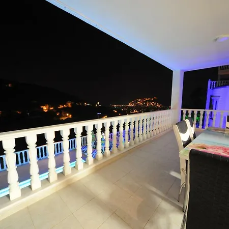 Lux White 3 Villa *